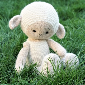 Lamb knitting pattern 15 inches tall Toy Knitting Pattern / Polushkabunny image 2