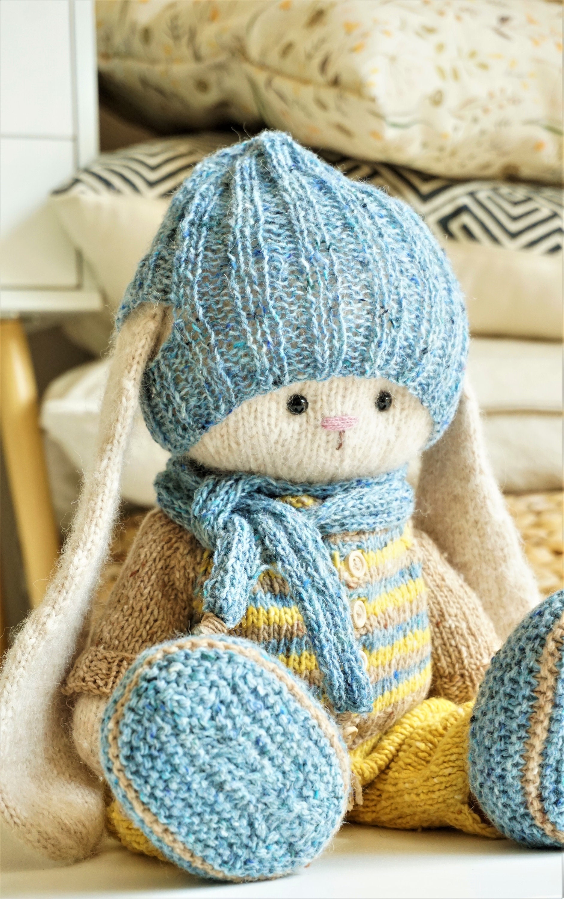 Toy clothes knitting pattern for a bunny/ lamb/ puppy