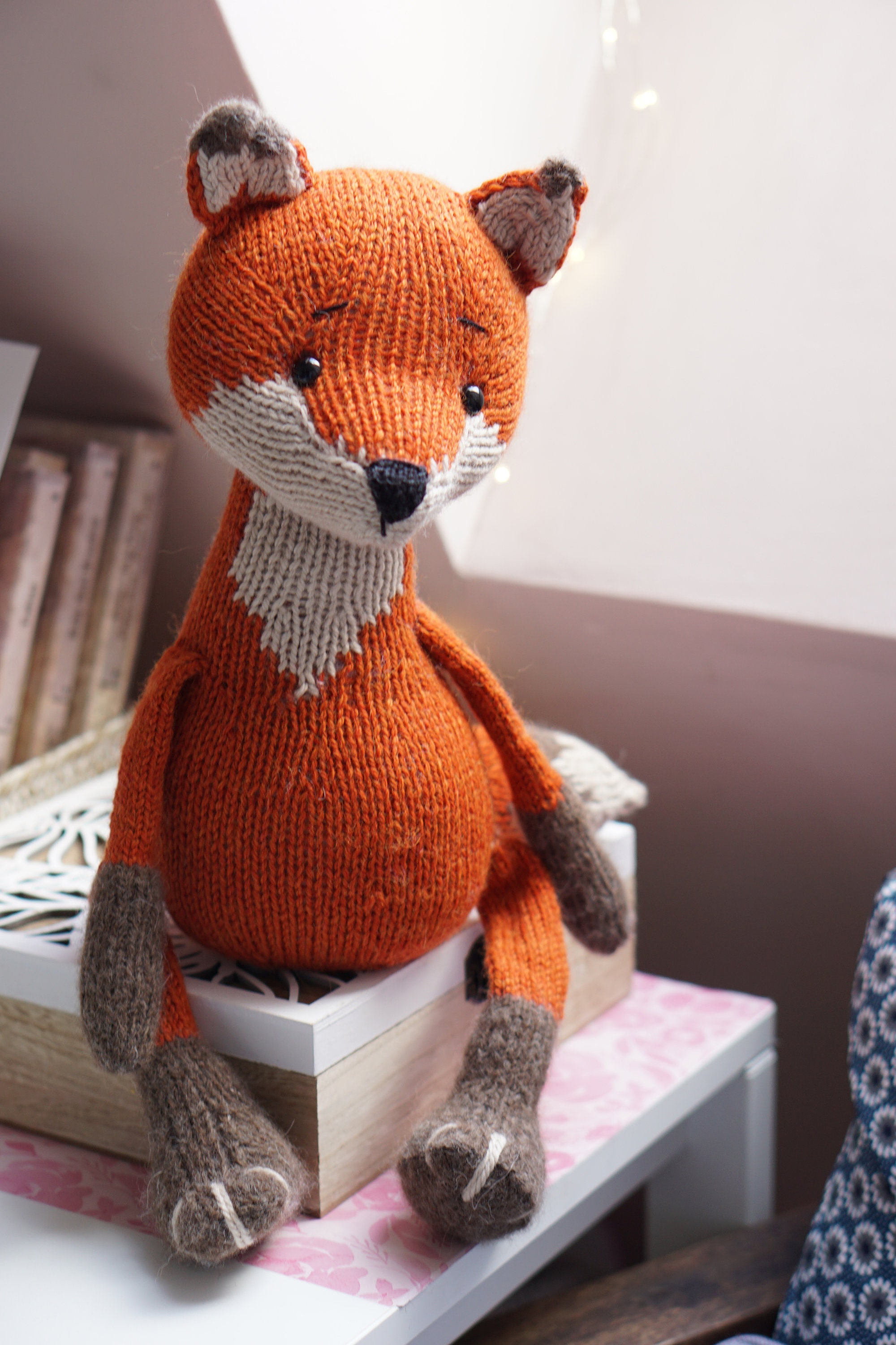 Toy knitting pattern for fox and wolf