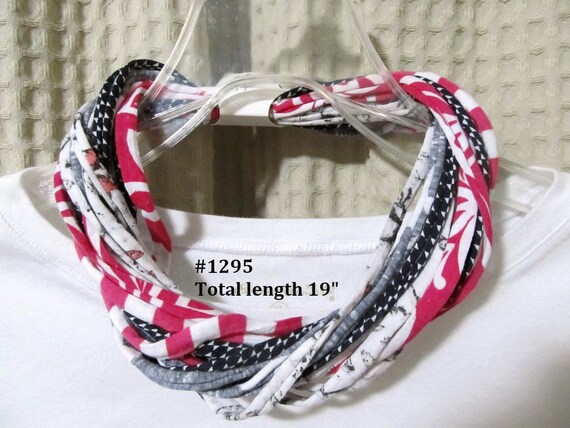 R1295 Fabric Choker T-Shirt Yarn Necklace Magnetic Clasp 19"