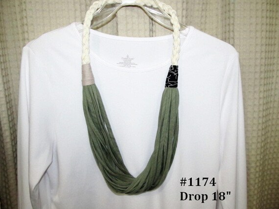 R1174 Unique Soft Lightweight Infinity Necklace