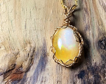 Welo opal pendent