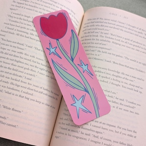 Spring Tulip Bookmark – Book Lover Gift - Botanical Bookmark - Nature Bookmark - Illustrated Bookmark