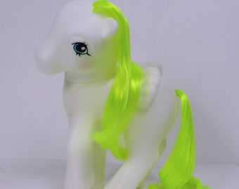 HQG1C White Pegasus Surprising Yellow-Green Hair BLANK G1 Pony - Classic Style Matte White Toy For Retro Customization