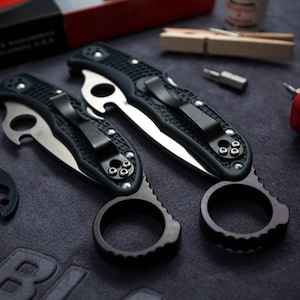 Spyderco delica hotsell signet ring