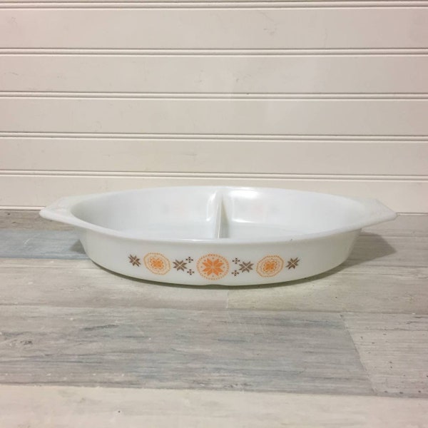 Pyrex Town and Country Divided Baking Serving Dish