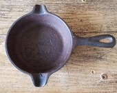 Wagner Ware 1050 Cast Iron Skillet Ashtray