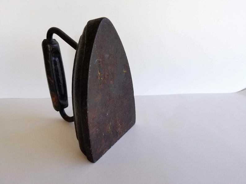 No 6 Sad Iron with ACW mark