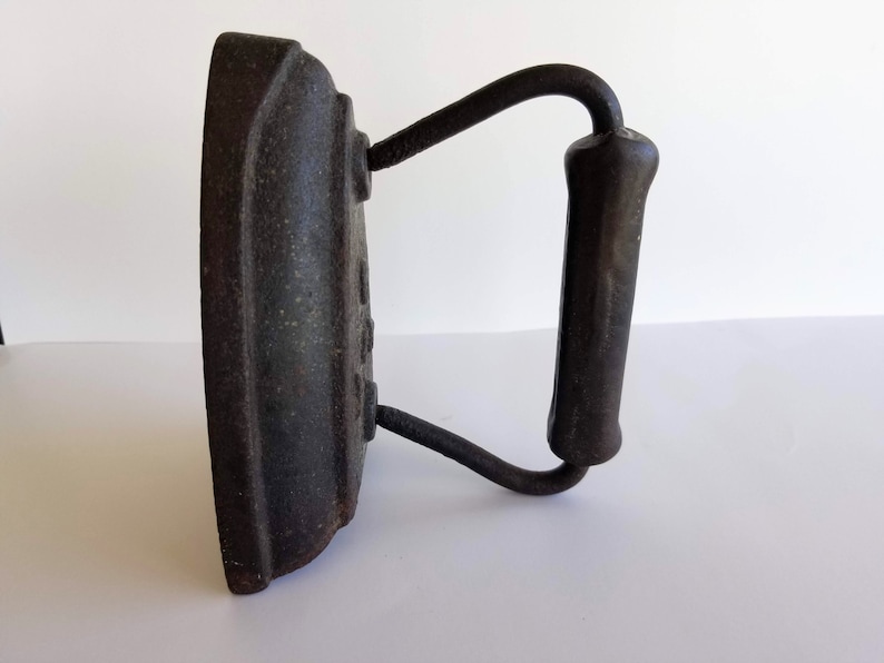 No 6 Sad Iron with ACW mark