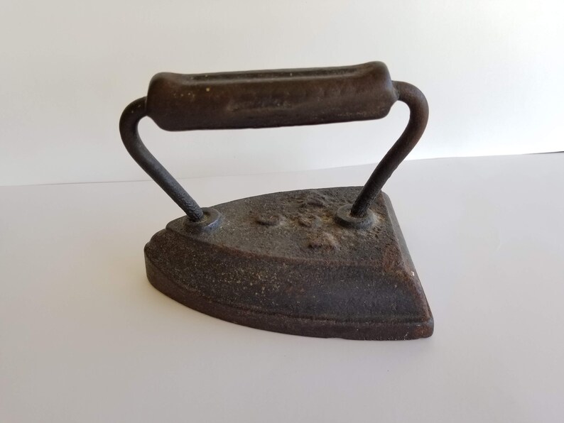 No 6 Sad Iron with ACW mark