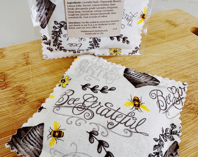 Bee Flowers Sachet - Bee Grateful -Beige: Botanical Blend Infused with Essential Oils