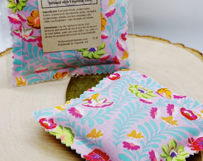 Fresh Linen Aromatherapy Sachet: Lavender, Peppermint & White Tea - Pink Floral Pouch