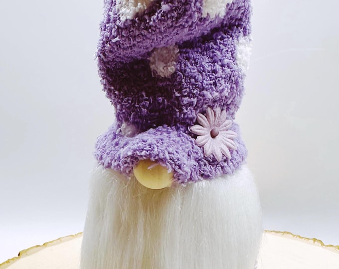 Handmade Aromatherapy Gnome with Lavender Sachet for Bedroom Sleep Aid and Housewarming Gift