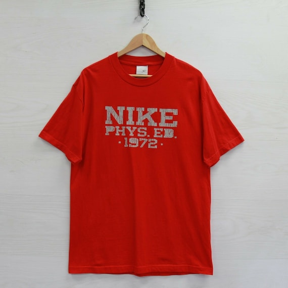 Vintage Nike Phys Ed T-Shirt Size Large Red Spell