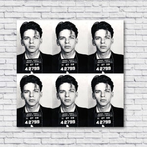 Pode incluir: Uma fotografia policial em preto e branco de um homem com cabelo curto. A fotografia policial é repetida seis vezes em uma grade. Cada fotografia policial inclui o texto "BERGER COUNTY SHERIFF'S OFFICE" e "11 27 38 42799".