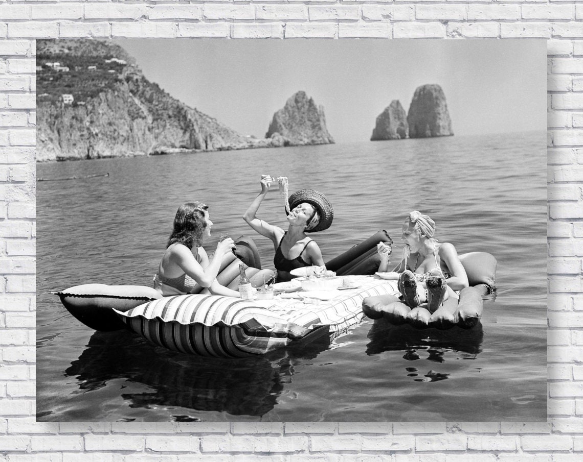 Eating Spaghetti on the Water Vintage Poster Print Capri photo