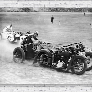 Motorcycle Chariot Race Vintage Photo Poster Print, Australia 1930s Black and White Picture Photograph Wall Art Home House Garage Decor