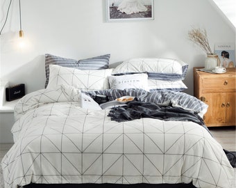 Featured image of post Black And White Chevron Comforter : Black white chevron fabric upholstery crafts are the most antediluvian traditional woven and most advanced modern use handwoven textile.