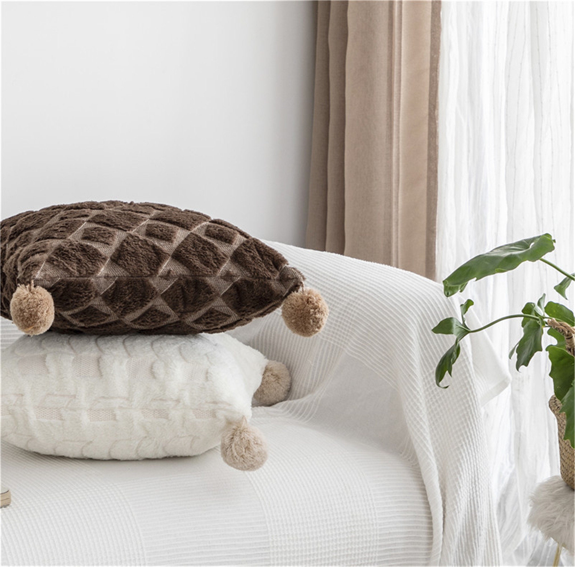 Fashion Balls Throw Pillow Cover Hold Peluche Soft Cozy Cases Cush Covers Home Decor