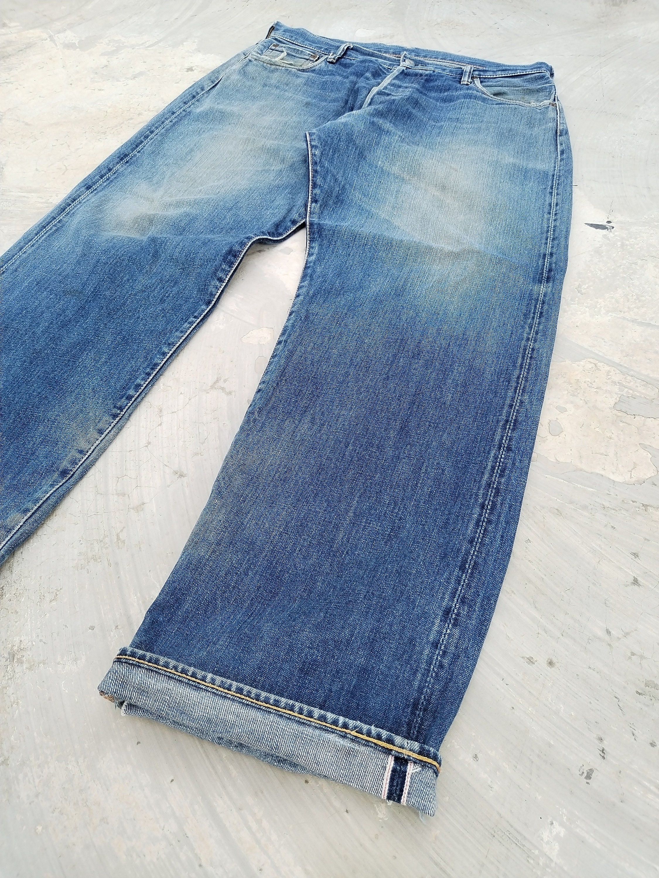 Platine et repose pieds arriere droit SUZUKI RG 500 1985-1987