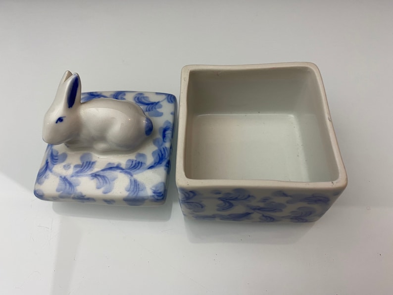 Andrea by Sadek Porcelain Trinket Box