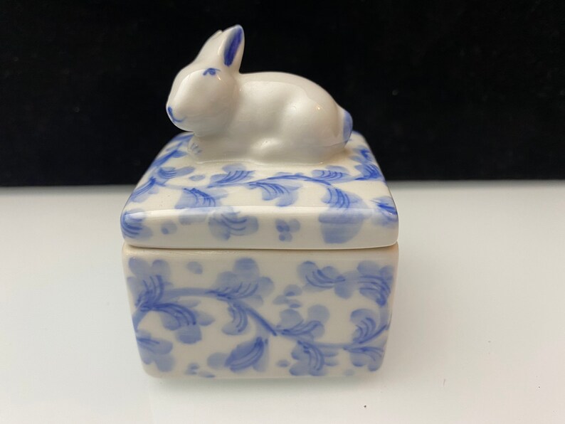 Andrea by Sadek Porcelain Trinket Box