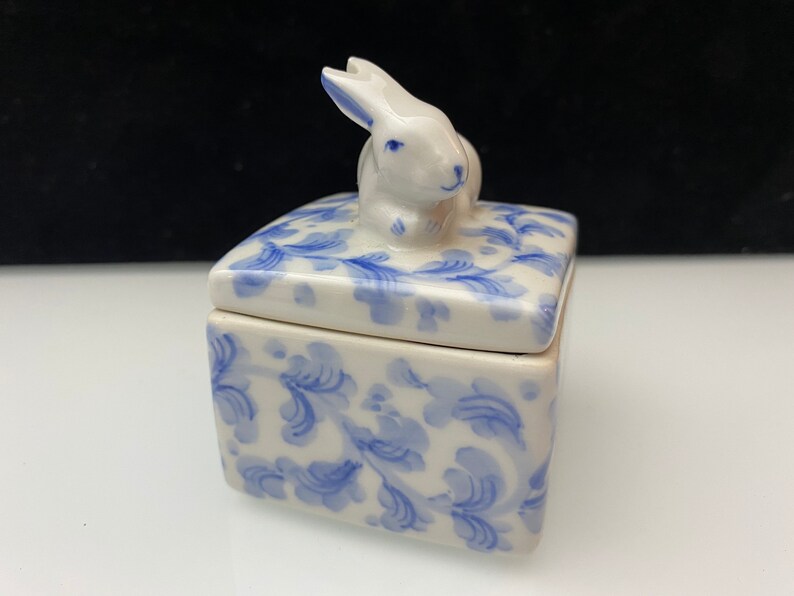 Andrea by Sadek Porcelain Trinket Box