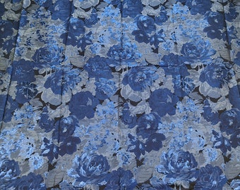 Wunderschöner königsblauer Jacquardstoff, geprägter Damastbrokat mit metallischem Blumenmuster für Haute Couture, Polsterarbeiten und DIY-Kleider, 145 cm breit