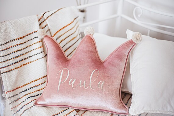 Crown shaped pillow outlet