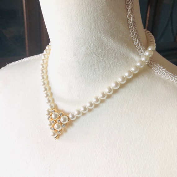 Vintage Napier creamy glass Pearl pendant necklace