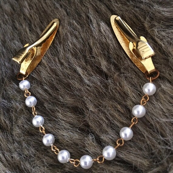 Vintage gold tone pearl chain sweater clips - image 5