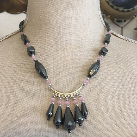 Vintage 80s hematite & rose quartz stone necklace - image 1
