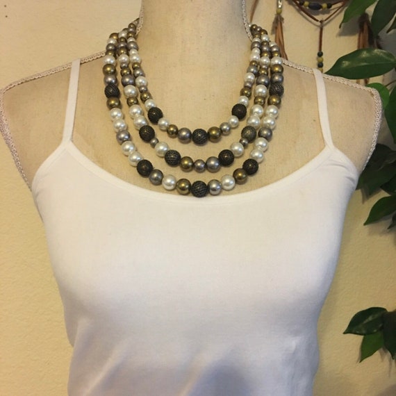 Vintage layered triple strand beaded necklace - image 5