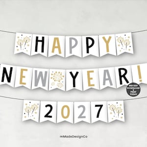 Peut inclure: Une banderole à fanions blancs affichant le texte HAPPY NEW YEAR 2027 en lettres noires, dorées et argentées. La banderole comprend des illustrations de feux d'artifice dorés aux extrémités et entre les mots, le tout sur des fils noirs.