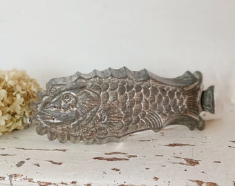 Ancient pie mold fish baking mold tin mold fish mold France old antique patina brocante shabby