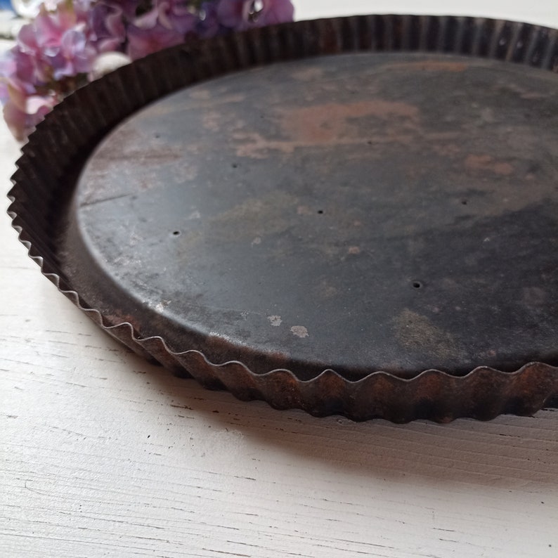 Große alte Tarteform aus Frankreich Tarteblech shabby, 29.5 cm Eisenblech alt antik Patina Bild 6