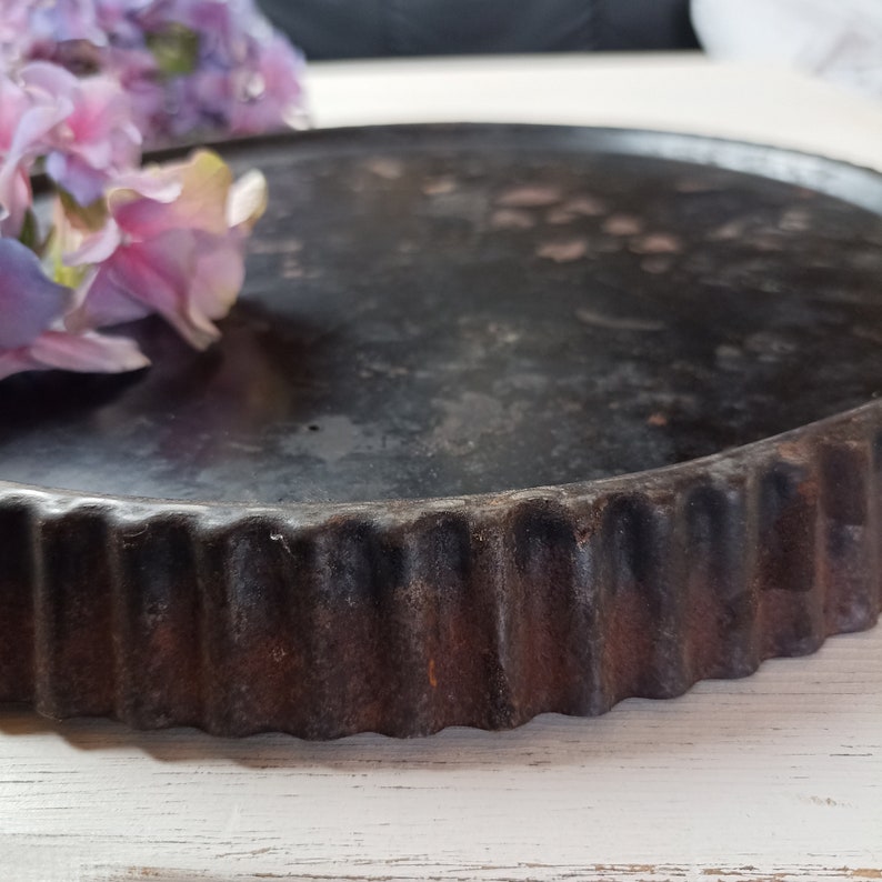 Große alte Tarteform aus Frankreich Tarteblech shabby, 29.5 cm Eisenblech alt antik Patina Bild 5