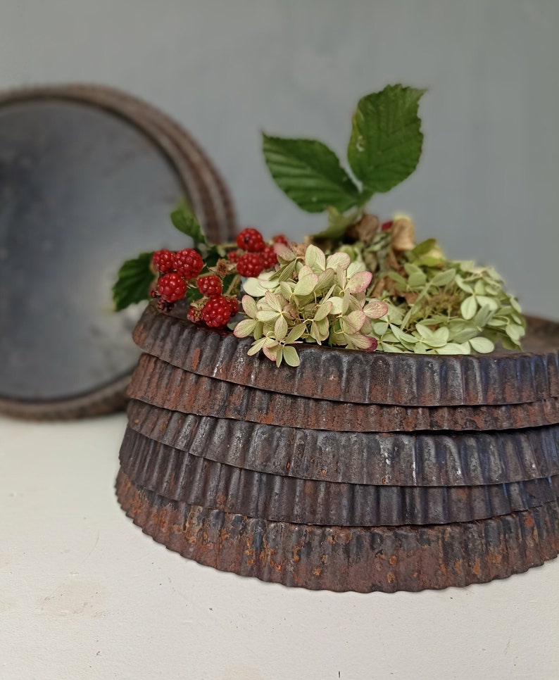 Große alte Tarteform aus Frankreich Tarteblech shabby, 29.5 cm Eisenblech alt antik Patina Bild 3