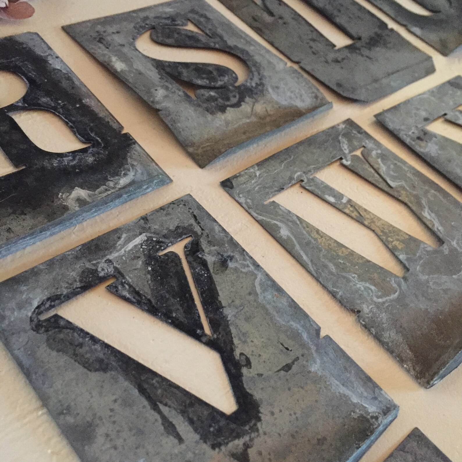 vieille colère en 3 lettres