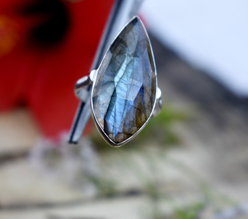 labradorite ring*925 sterling silver ring*blue flashy labradorite ring*handmade girls jewelry*valentine/'s day gift ring*bohemian huge ring