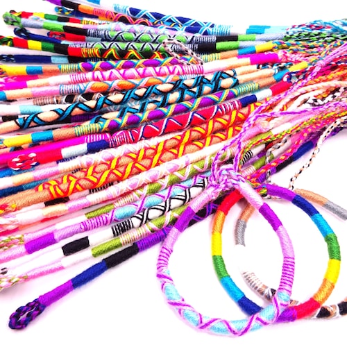 LOT De Bracelets D'amitié Tressés Variés (10 Ou 20 Pièces