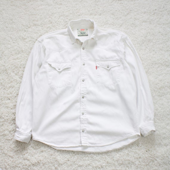 Vintage Levi’s Denim Button Down Shirt
