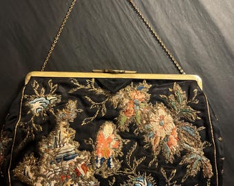 Chinese embroidered vintage ladies evening handbag 1930s