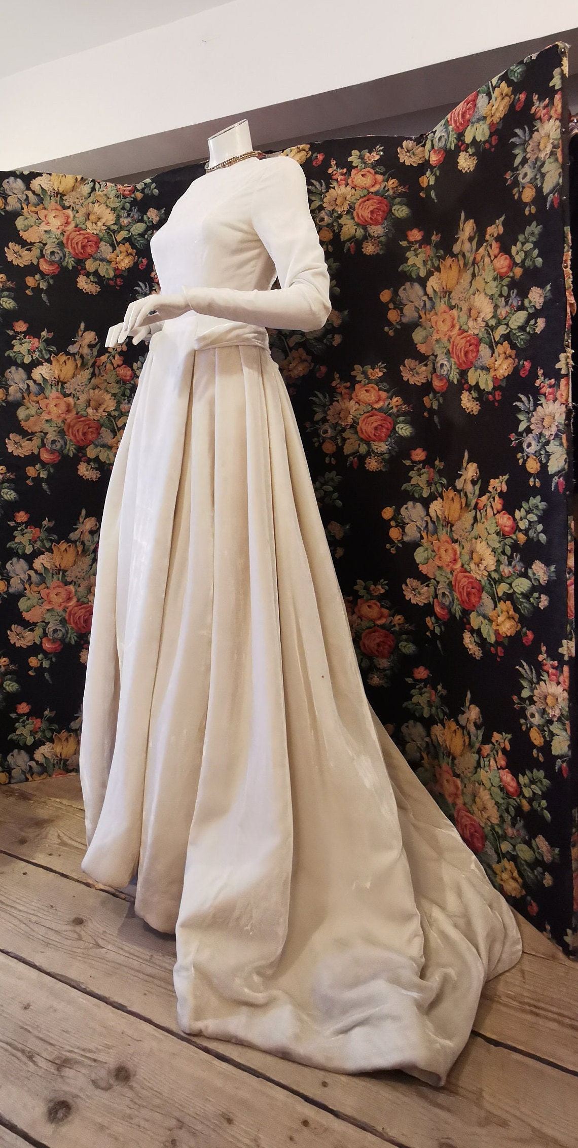 Buy Blue Sleeveless Gown/mermaid Velvet Dress/prom Dress/wedding Reception  Dress/bridal Dress/homecoming Dress/engagement Dress /vow Renewal Gow  Online in India - Etsy
