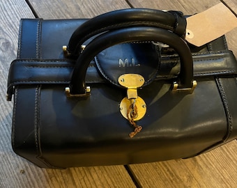 Vintage (circa 60s?) Gucci Case Rare Designer Black Leather Vanity Case with red lining and keys