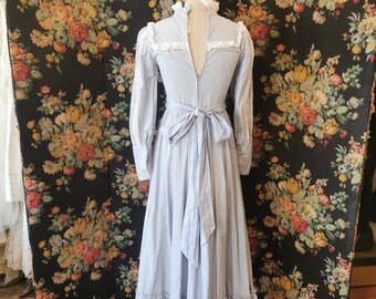 ローラ アシュレイ ウェールズ製のクラシックな 70 年代のライトブルー