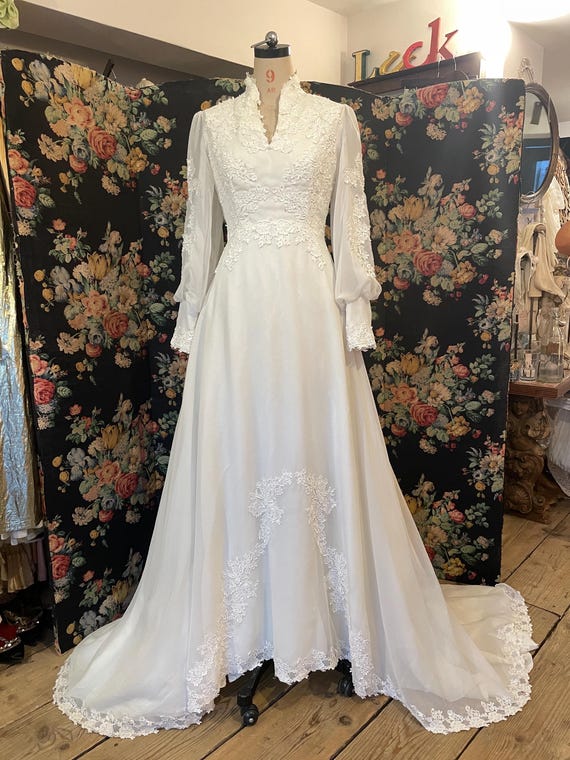 ウェディング　トレーン 購入しないでください！1970年代のヴィンテージウェディングドレス