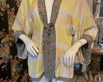 Brilliant reversible short silk and cotton kimono