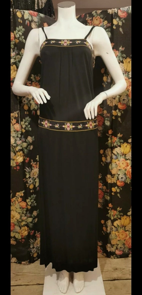 Embroidered 1970's Janice Wainwright jersey maxi d