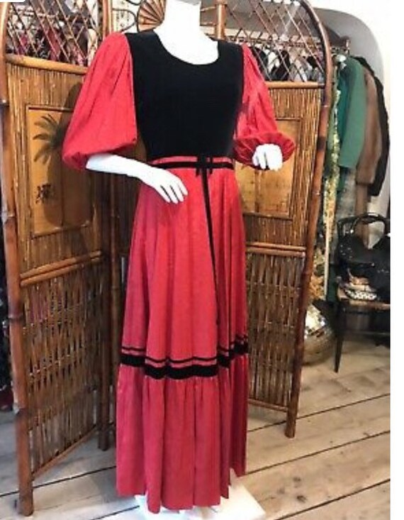 Vintage 1970s “Kati “ by Laura Phillips Velvet Max